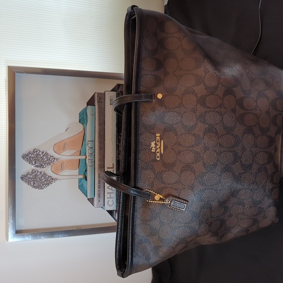Coach Handbags - EUC Coach signature city tote